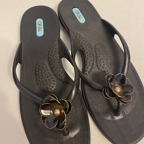 Women's Black Okal Thong flip flop sandals Size L Rubber USA Mede Top Flowers - Picture 2 of 6